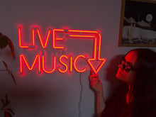 Görseli Galeri görüntüleyiciye yükleyin, Live Music Neon Tabela

