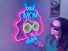 Görseli Galeri görüntüleyiciye yükleyin, En İyi Anne Neon Tabela
