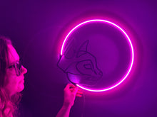 Görseli Galeri görüntüleyiciye yükleyin, Kedicik ve Ay Neon Tabela
