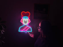 Görseli Galeri görüntüleyiciye yükleyin, Kraliçe Neon Tabela

