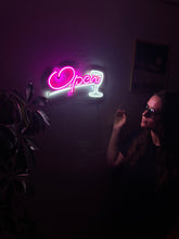 Görseli Galeri görüntüleyiciye yükleyin, Open Door Neon Tabela

