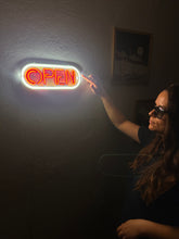 Görseli Galeri görüntüleyiciye yükleyin, Open Door Neon Tabela
