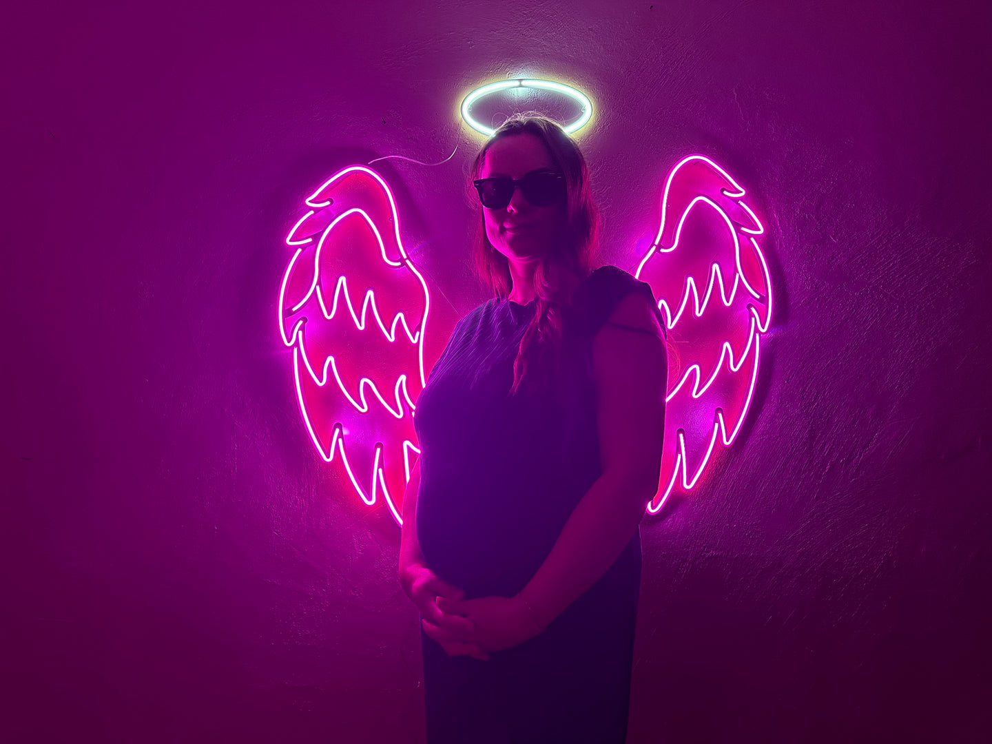Neon Kanatlı Melek Tabela
