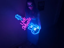 Görseli Galeri görüntüleyiciye yükleyin, Live Music Guitar Neon Tabela
