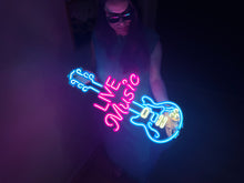 Görseli Galeri görüntüleyiciye yükleyin, Live Music Guitar Neon Tabela
