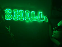 Görseli Galeri görüntüleyiciye yükleyin, Chill Neon Tabela
