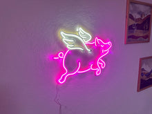 Görseli Galeri görüntüleyiciye yükleyin, Domuzcuk Neon Tabela
