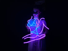 Görseli Galeri görüntüleyiciye yükleyin, Femme Fetale Neon Tabela

