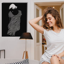 Görseli Galeri görüntüleyiciye yükleyin, Zebra Kadın Metal Duvar Dekoru
